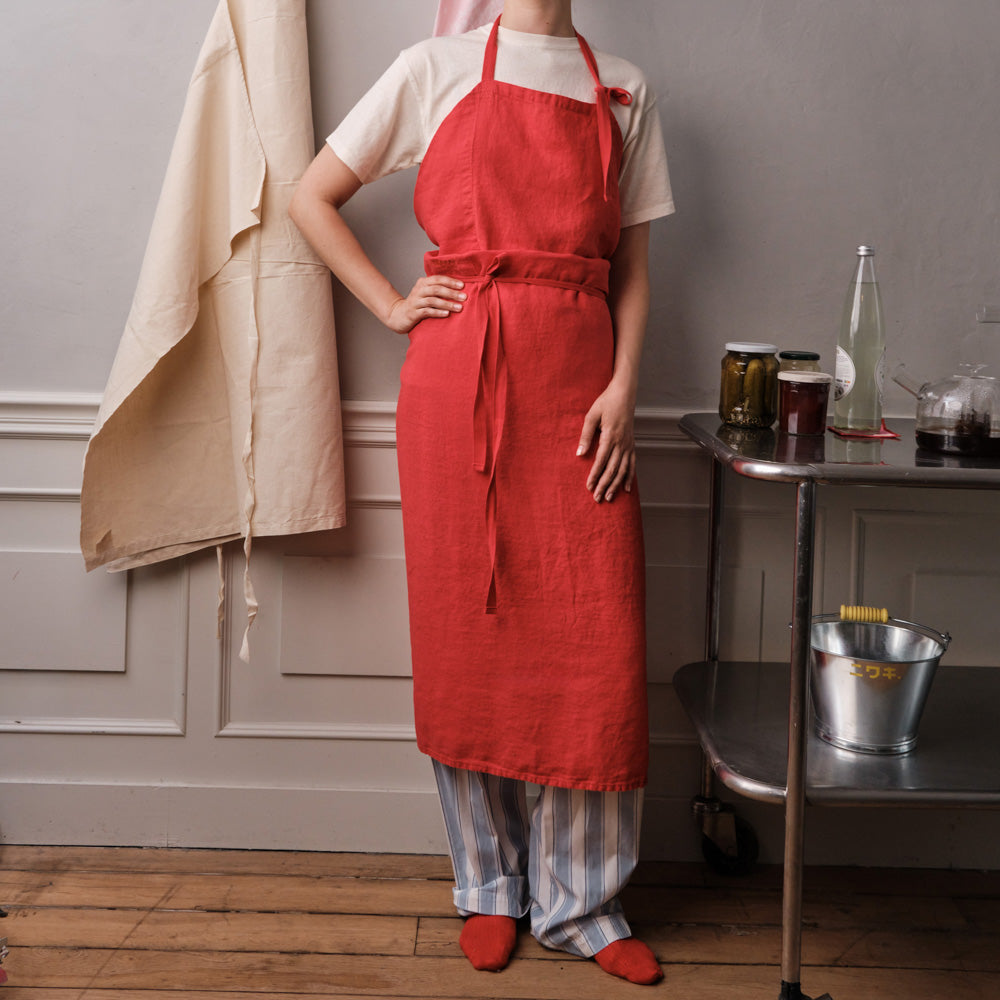 Washed linen apron - Vermilion Red – Merci Paris
