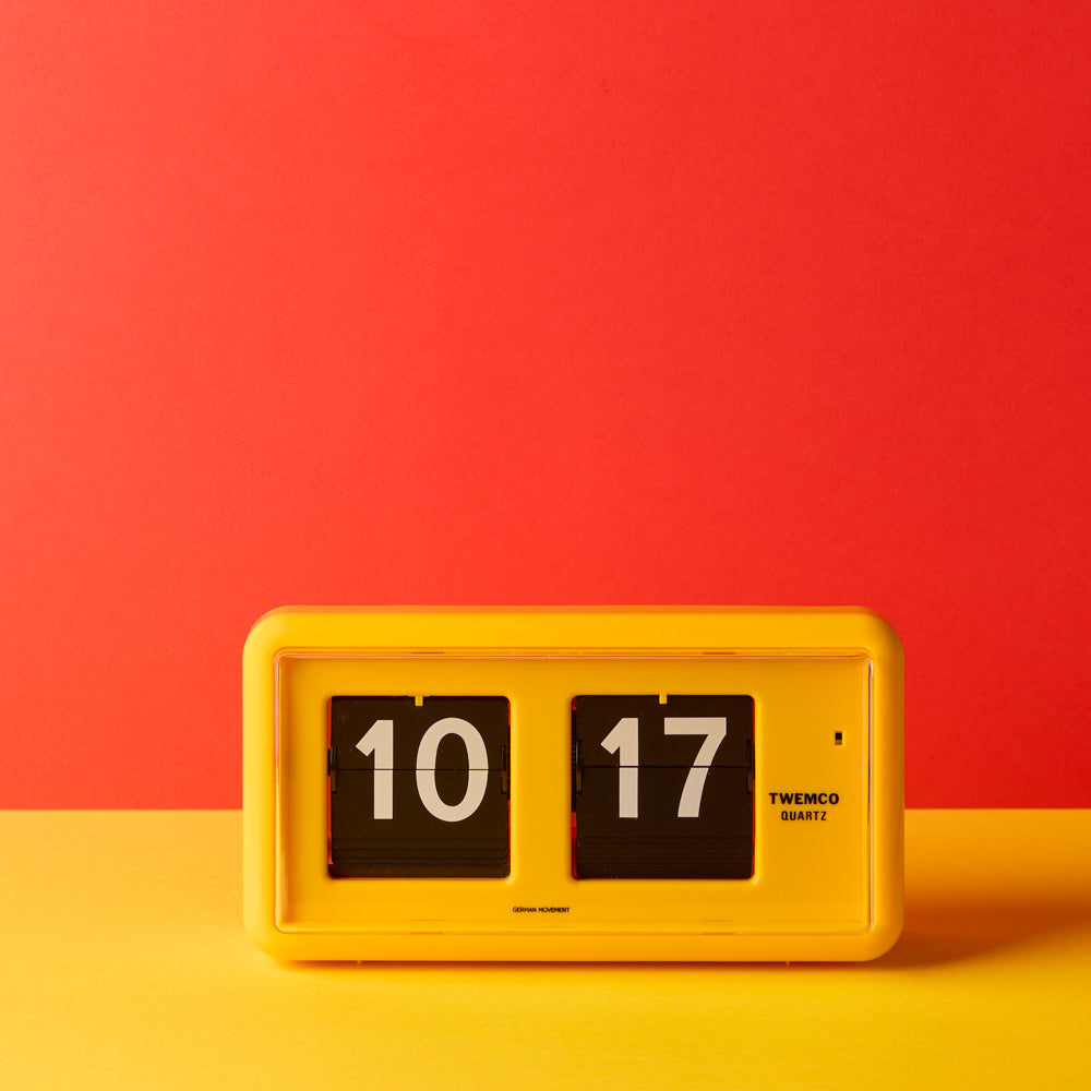Twemco - Horloge QT 30 - Jaune – Merci Paris