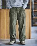 Pantalon Merci Paris OrSlow large en toile de coton chevron olive avec coupe droite décontractée