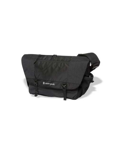 Sac messager noir Merci Paris Snow Peak en tissu ripstop quadrillé avec bandoulière réglable et logo réfléchissant