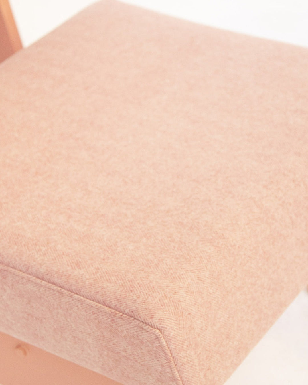 Piet Ein Heek - Crisis low armchair - Pink