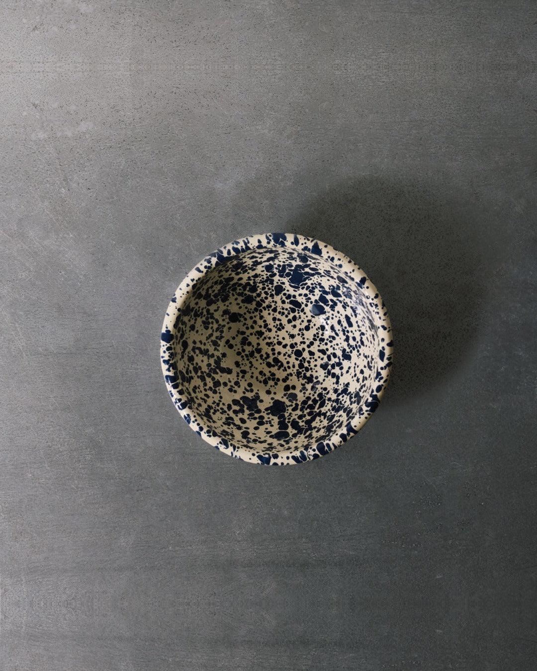 Crow Canyon Home - Enamel bowl - Écloussures bleues