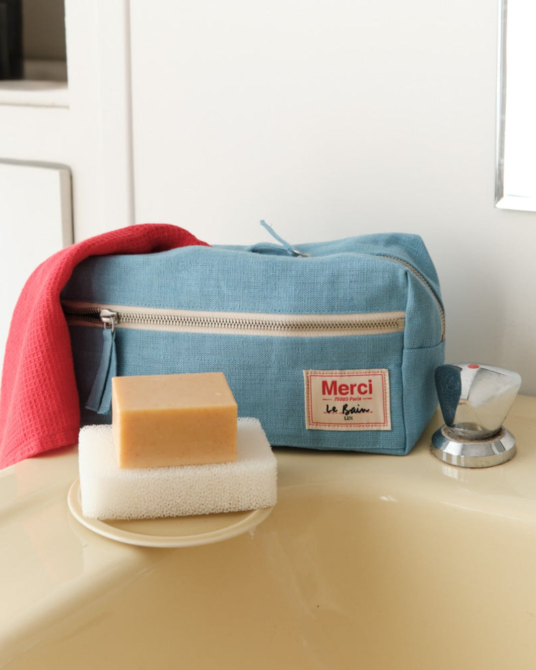 Merci - Washed linen toiletry bag - Primary Blue