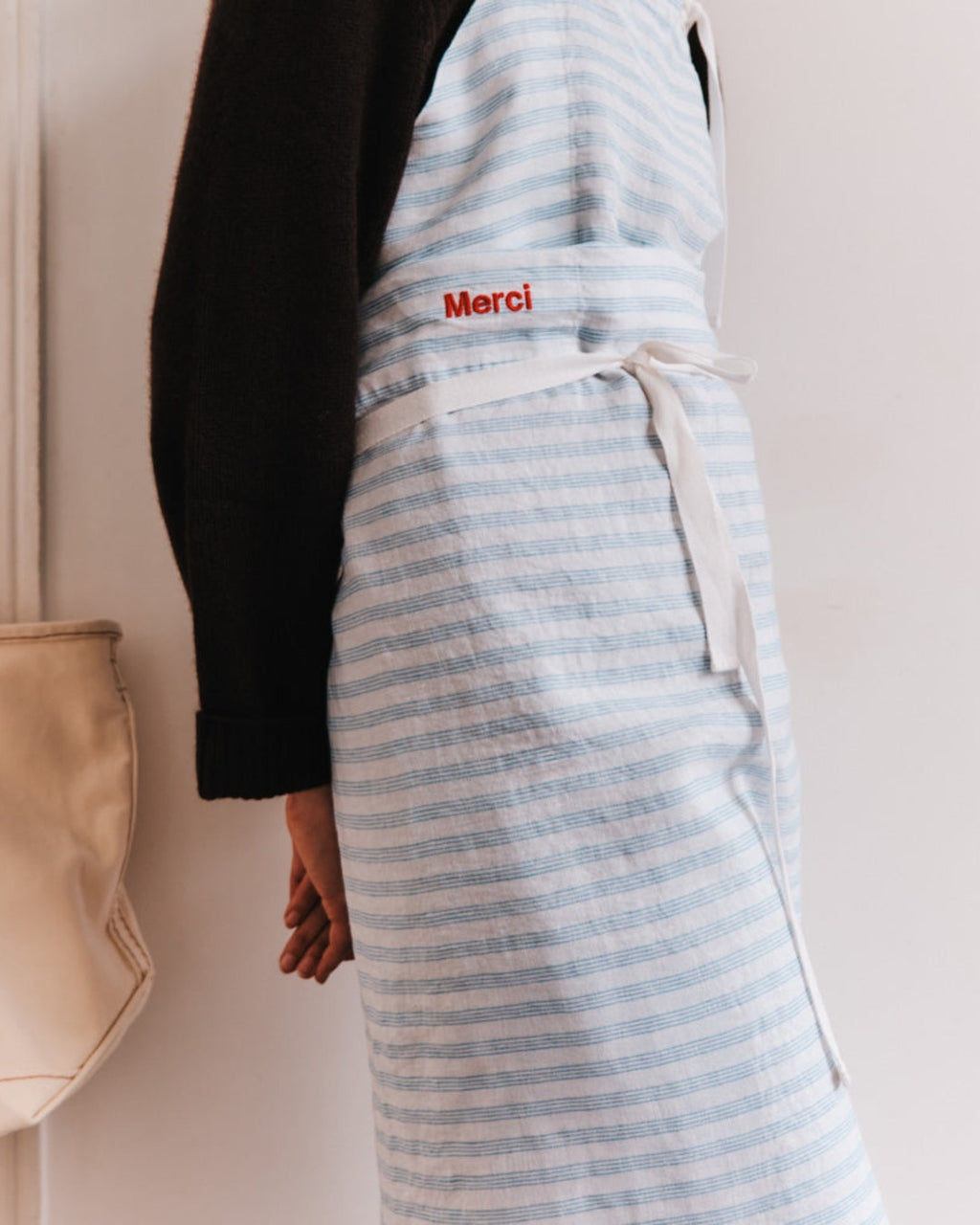 Merci - Washed linen apron - Primary Blue Paintbrush Stripes