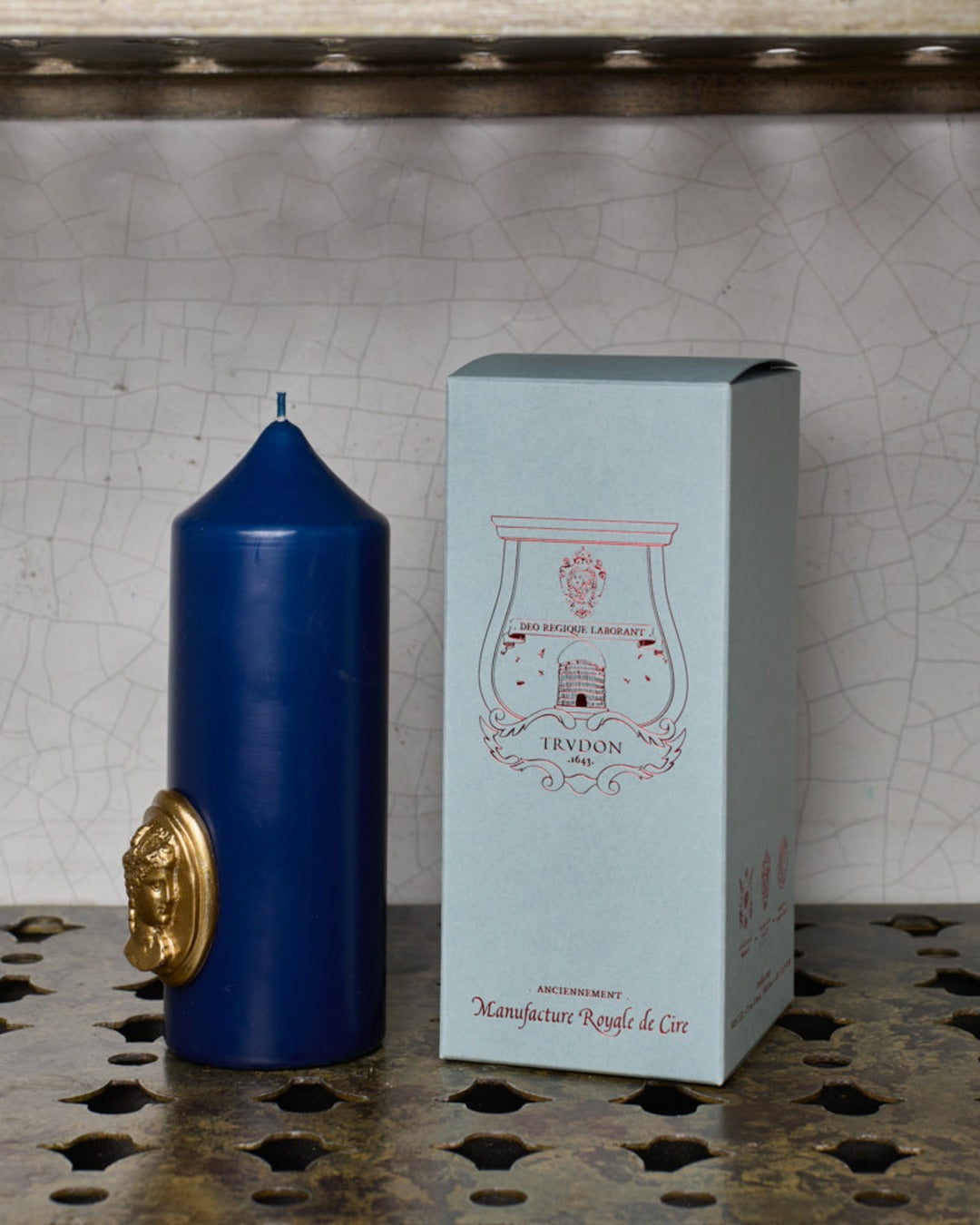 Trudon - Large Cameo Candle - Navy Blue