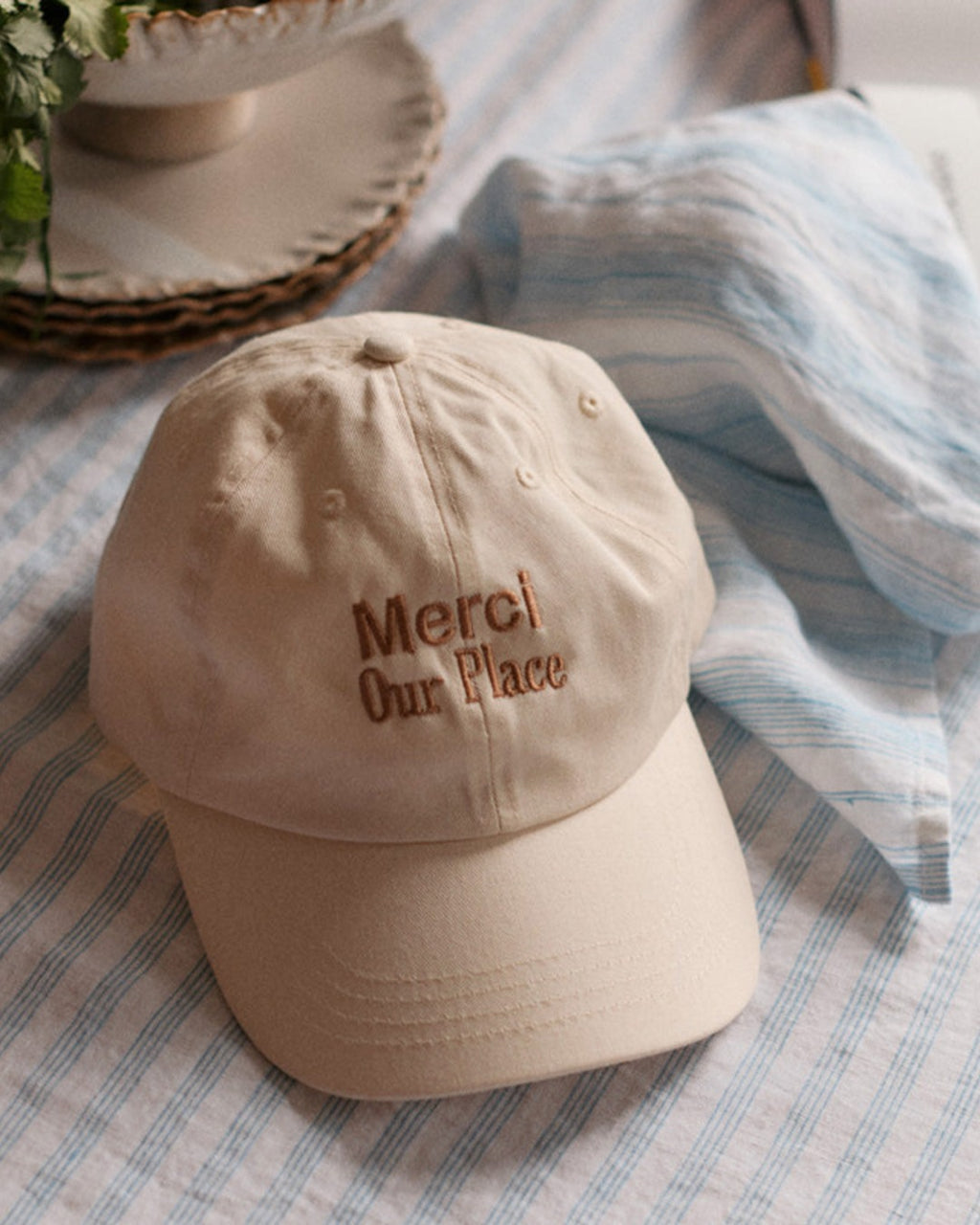 Merci x Our Place - Cap - Ecru