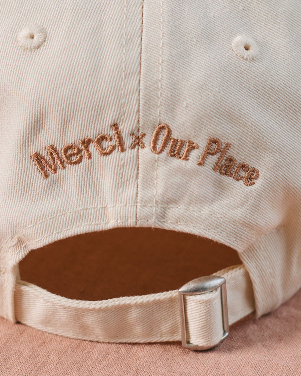 Merci x Our Place - Cap - Ecru