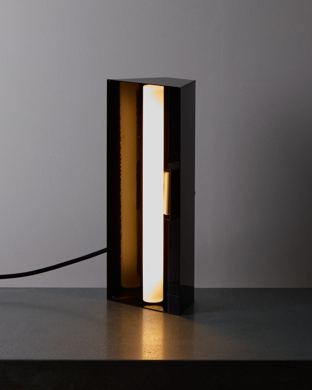 Zangra - Lampe De Table - Noire