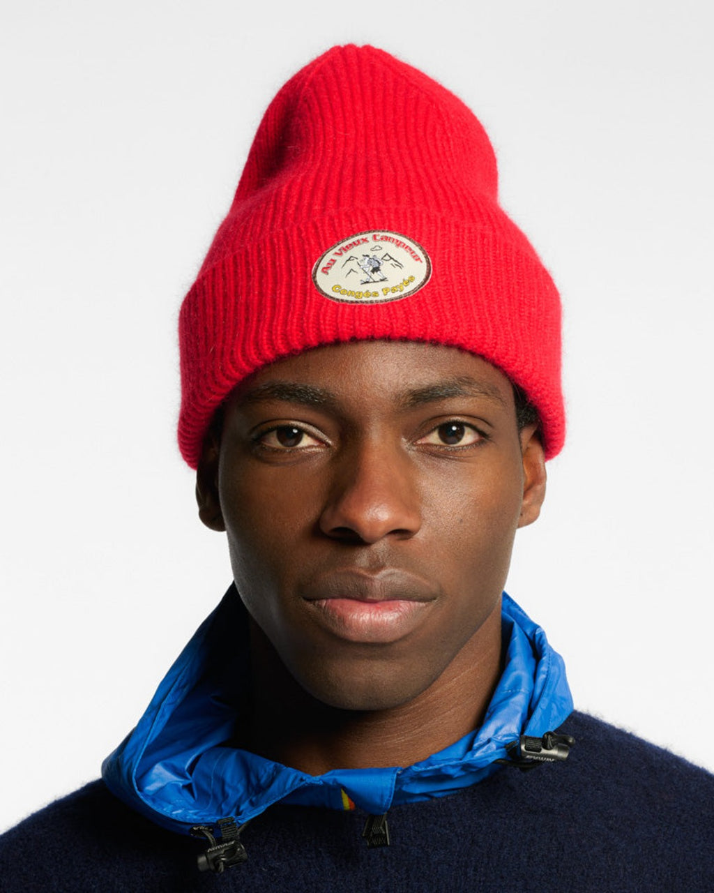 Au Vieux Campeur - Congés Payés - Bonnet Ben - Rouge