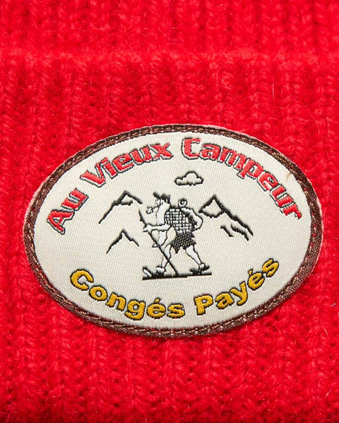 Au Vieux Campeur - Congés Payés - Bonnet Ben - Rouge