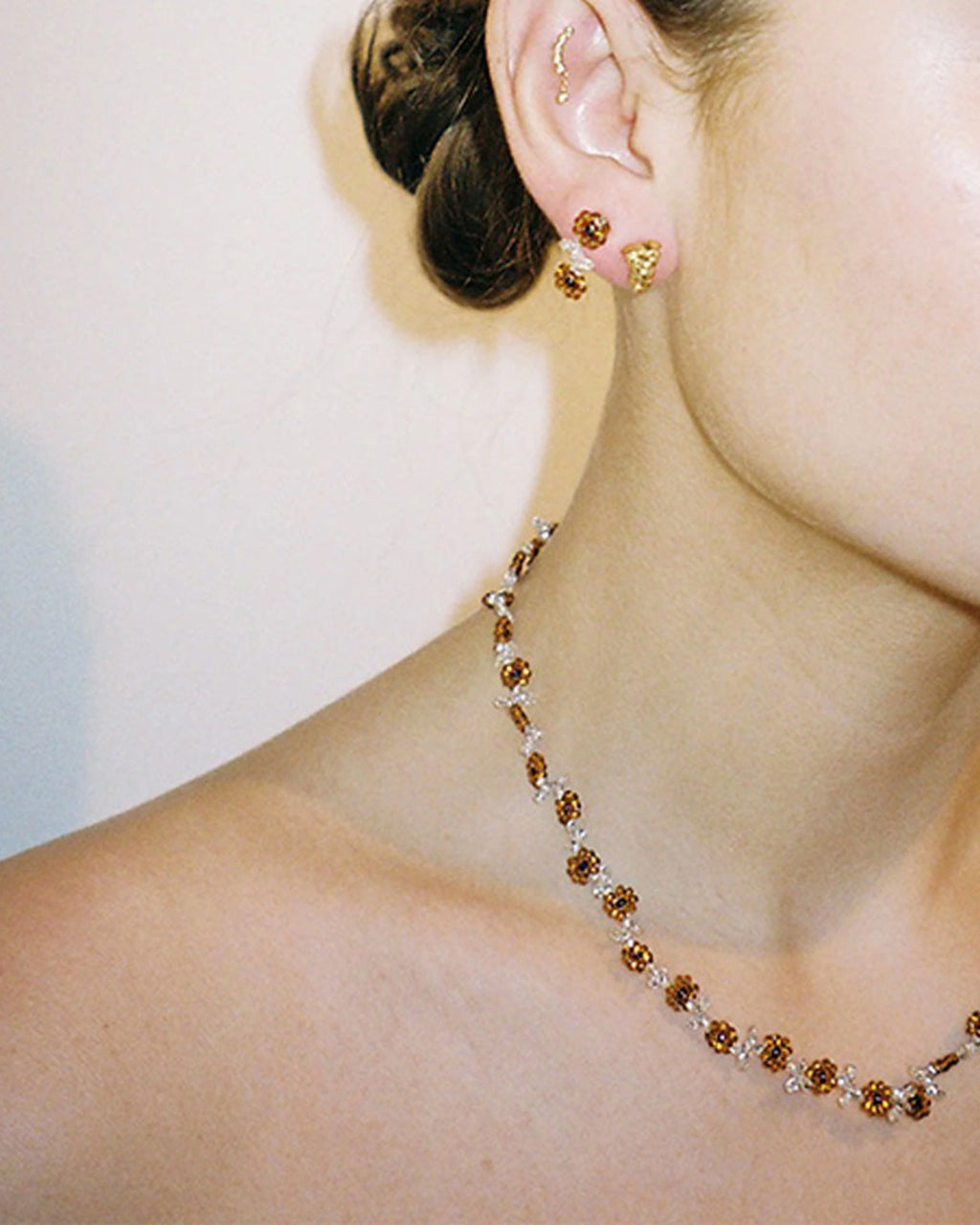 Pura Utz - Boucles D'Oreilles Ear Stick Fleur - Marron