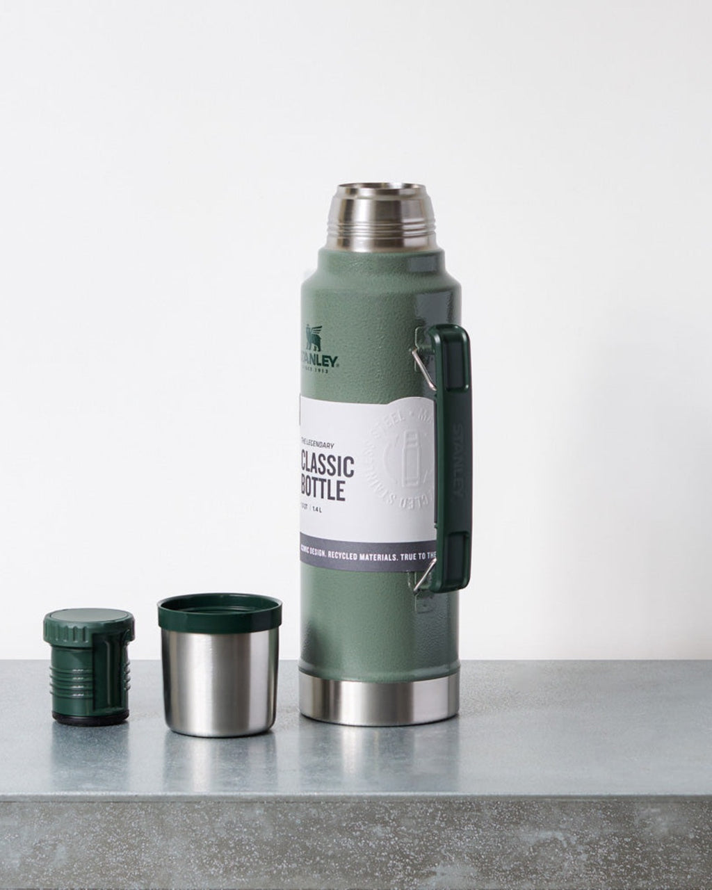 Stanley - Classic Legendary Insulated Bottle - 1.4L - Green