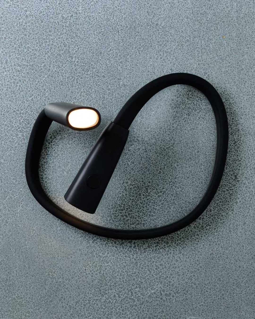 Kikkerland - Hands-Free Reading Light