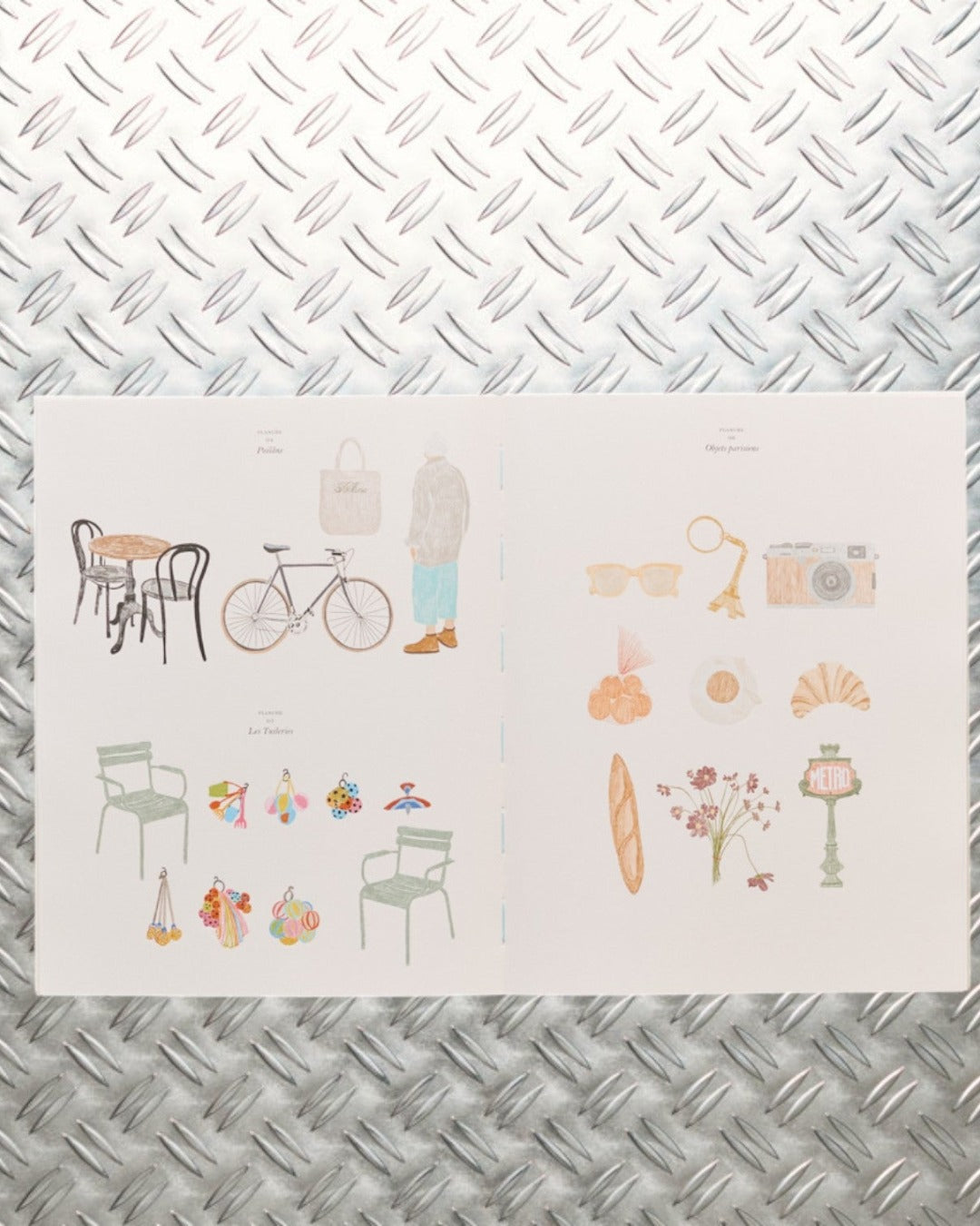 Hachette Pratique - Book - Stickers and Coloring Pages - Paris
