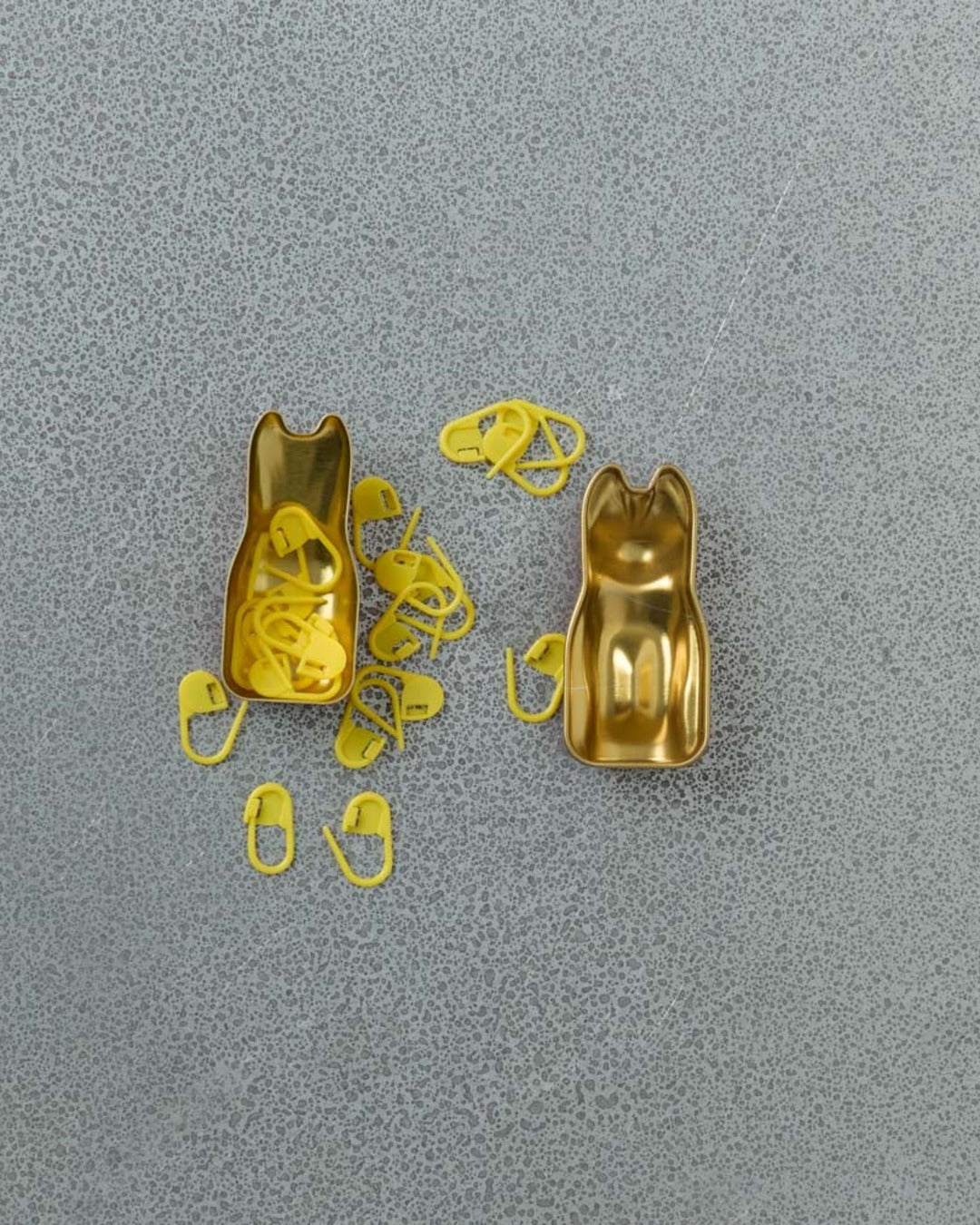 Degen - Box of Stitch Markers - Red Cat