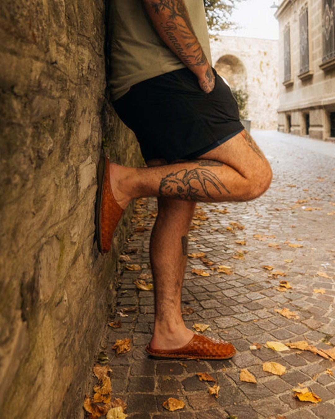 Vibae - Woven Roma Clog - Cognac brown