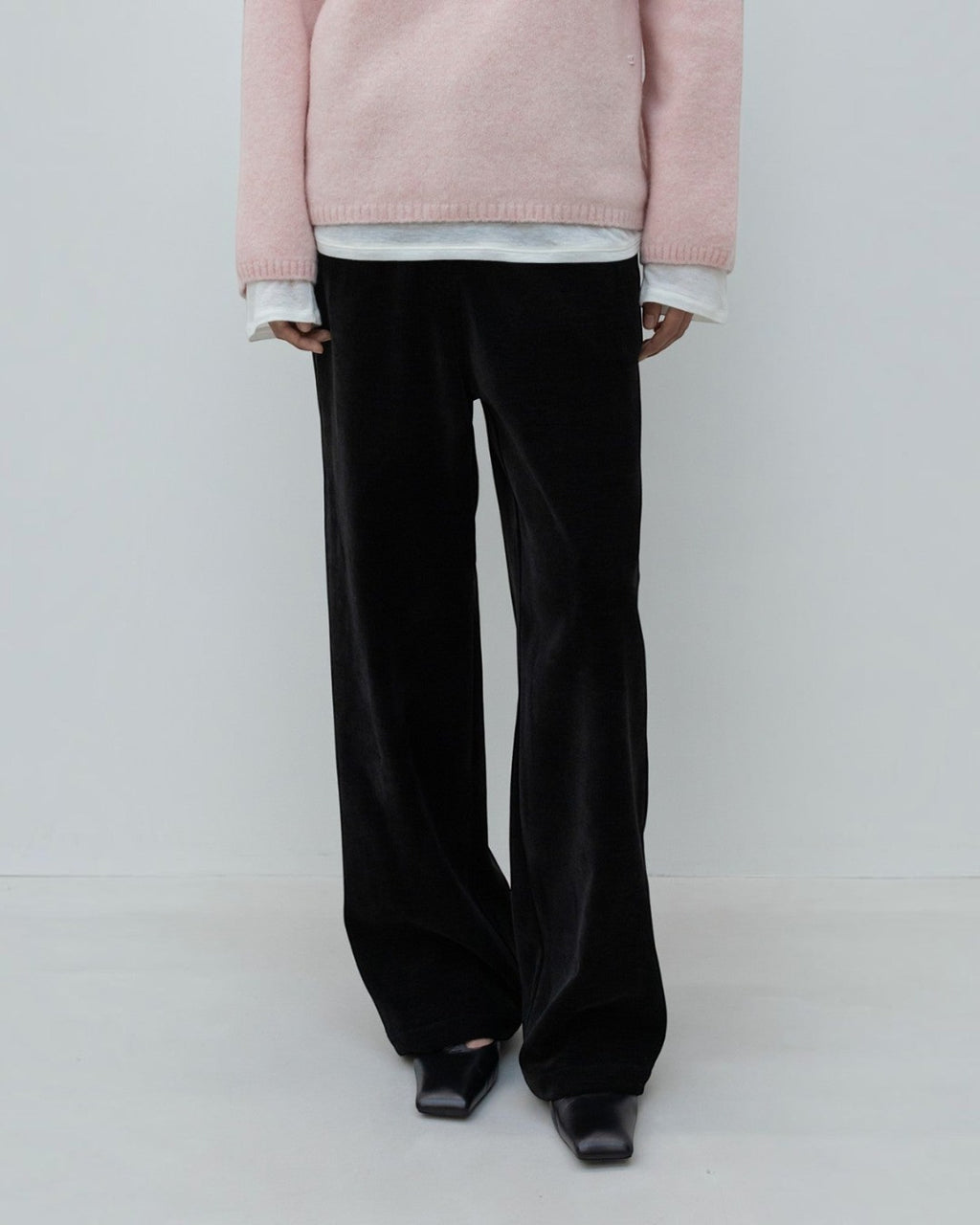 Low Classic - Velvet Trousers - Black