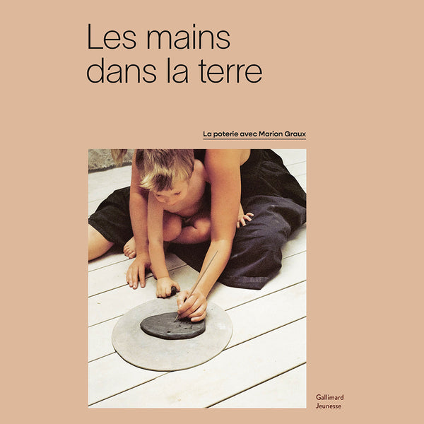 Livre - Les mains dans la Terre