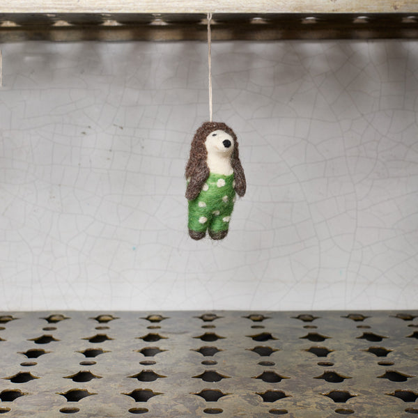 Ornement tissé à la main - Hérisson avec pantalon vert
