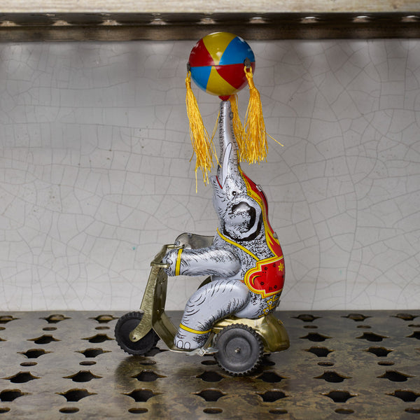 Jouet - Eléphant sur tricycle