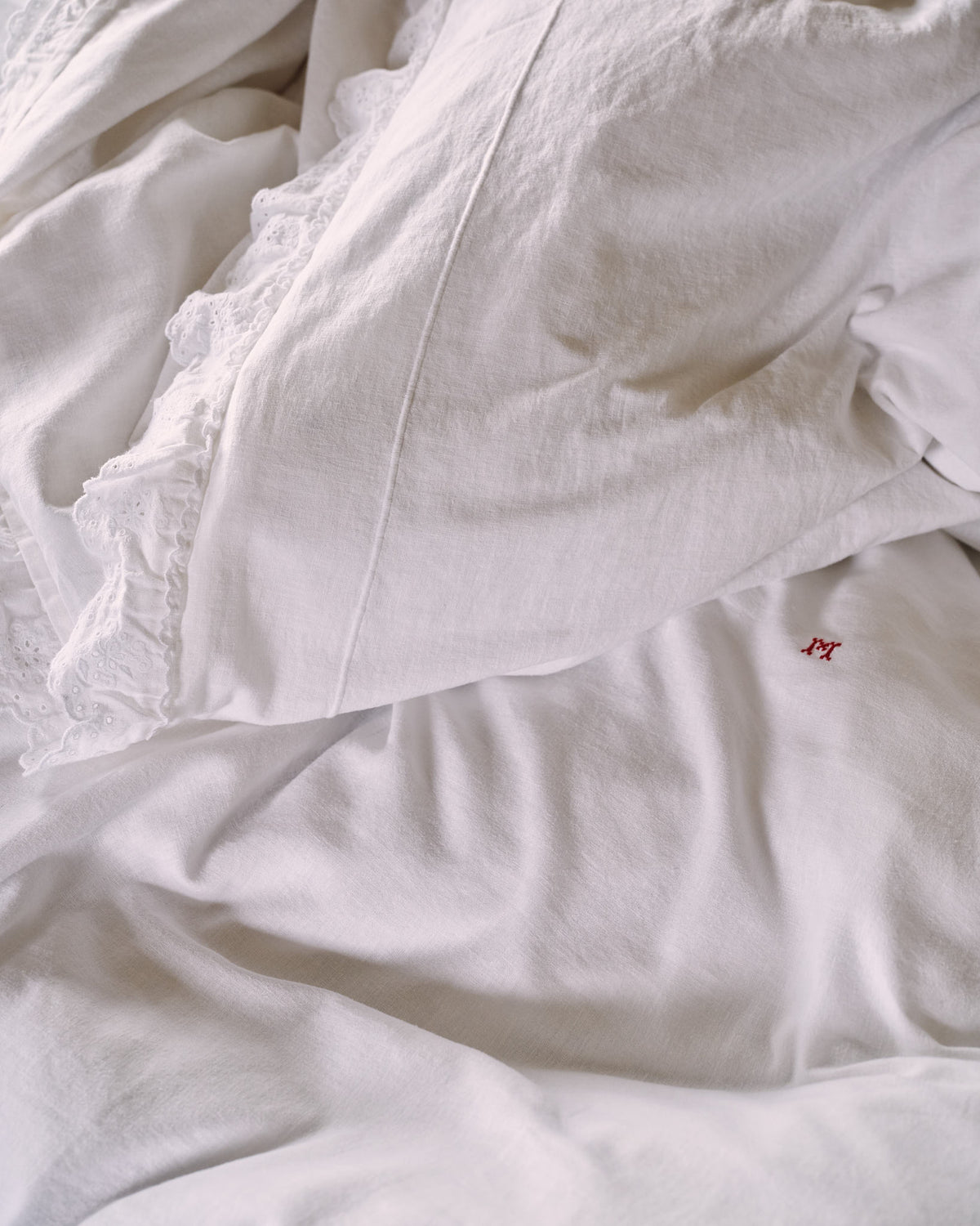 Merci - Embroidered linen duvet cover - 03 Openwork