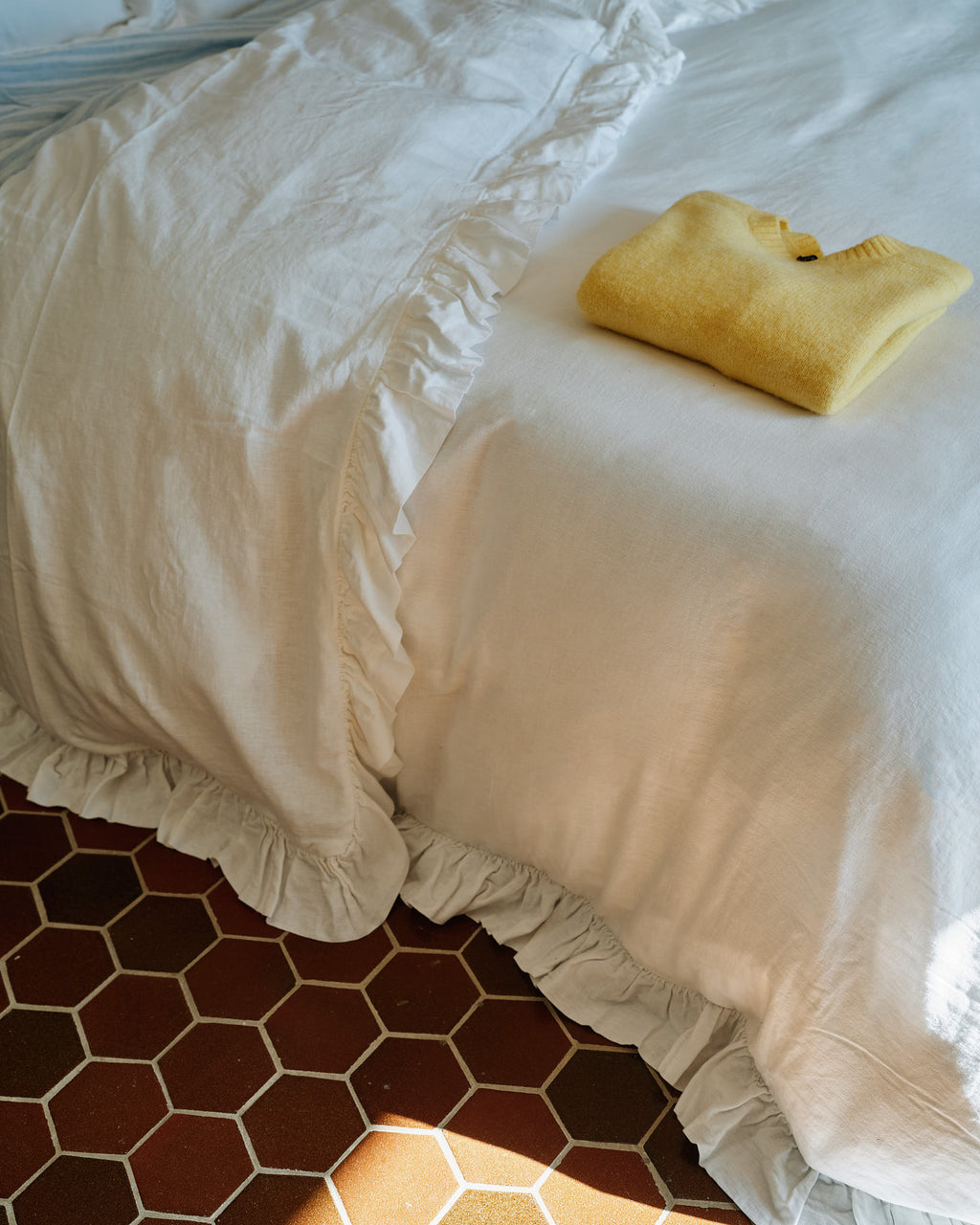 Merci - Embroidered Linen Bedding Set - 01 Ruché