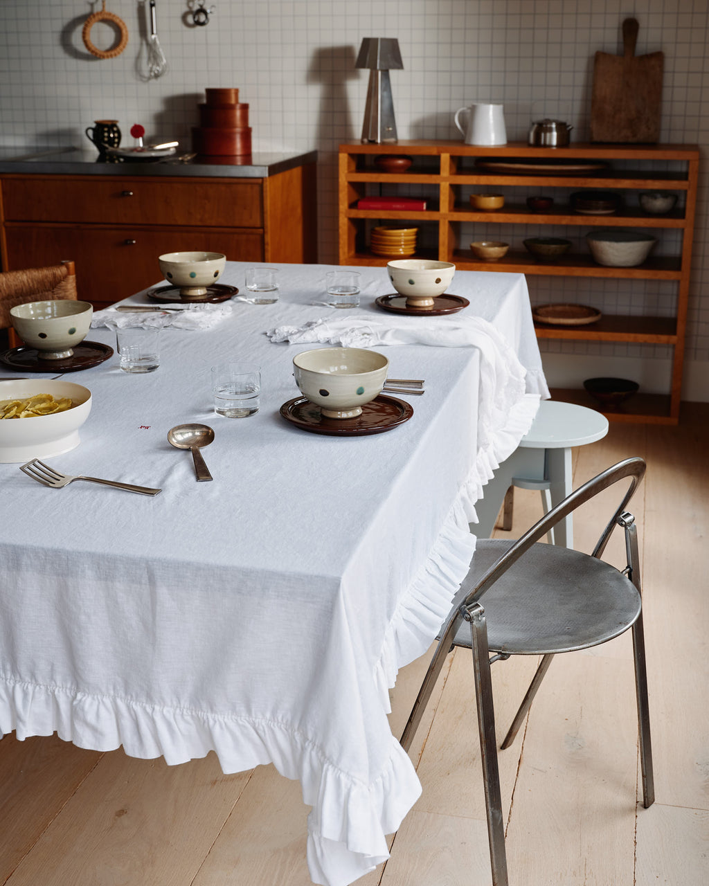 Merci - Nappe en lin brodé - 01 Ruché
