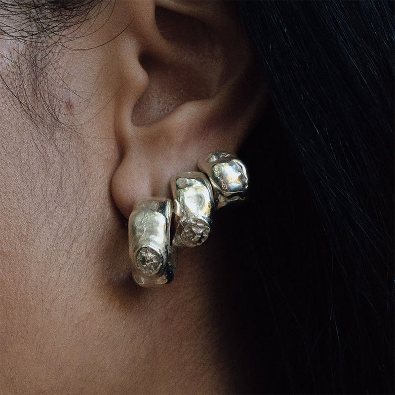 Fontennoy - Boucles d'oreilles Anneaux de Mona Kerbili- Argent