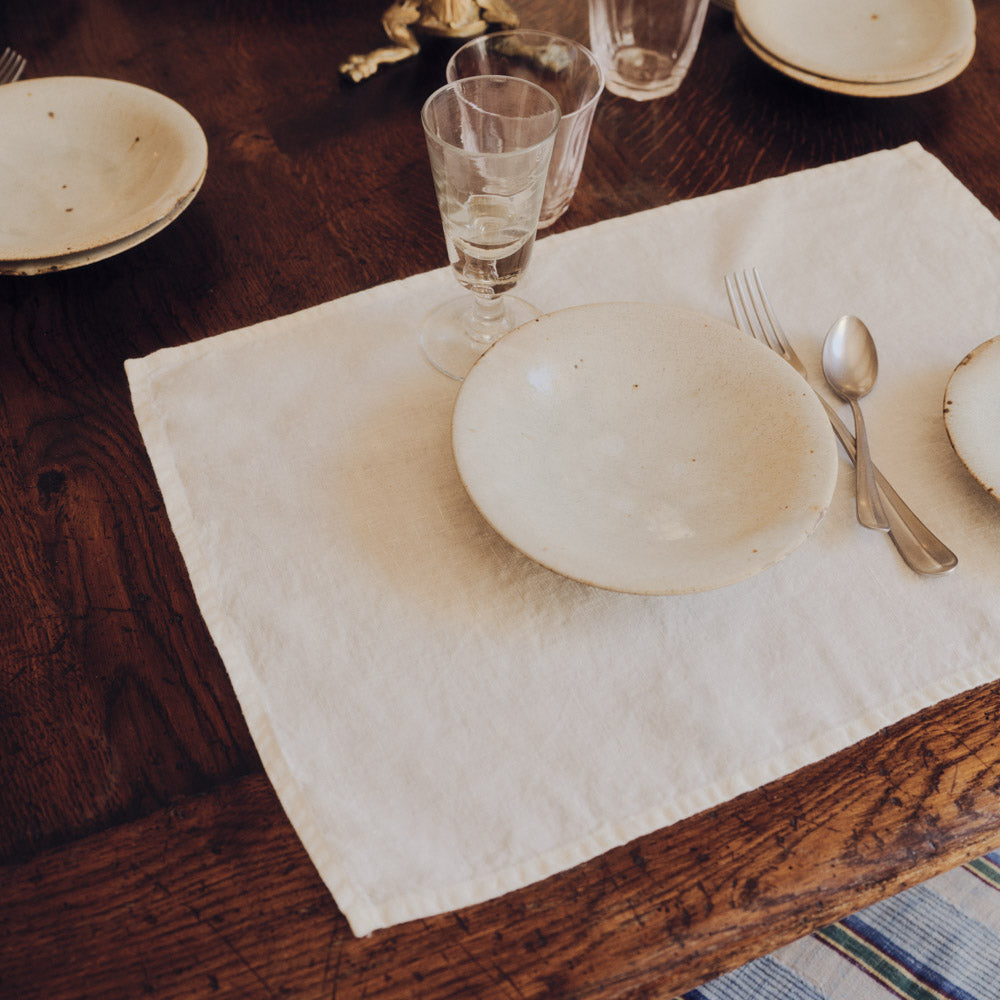 Washed linen placemat - Seashell White