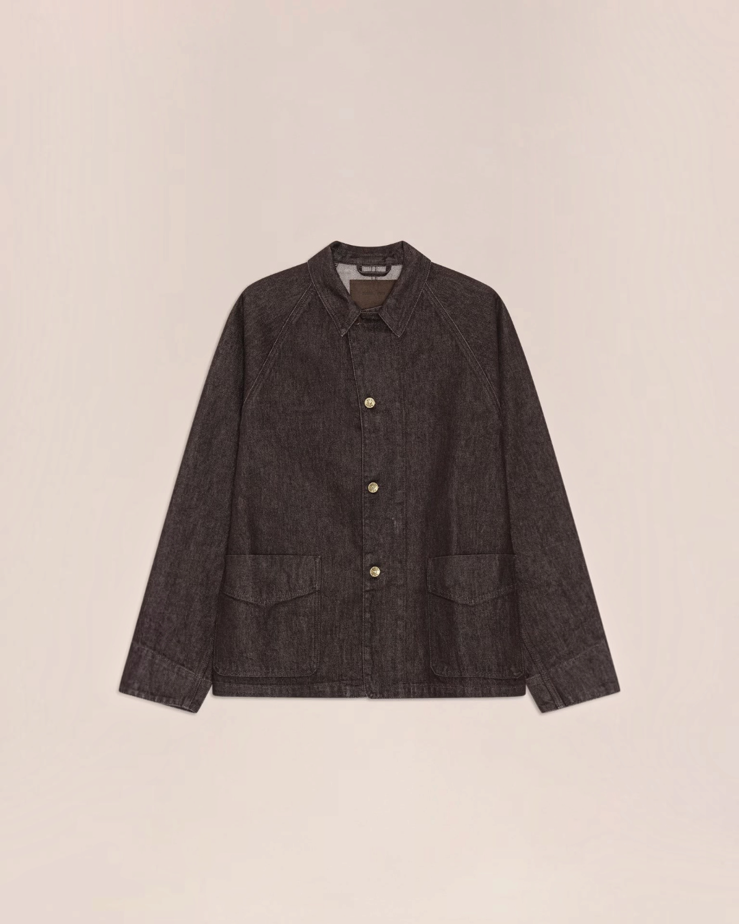 Veste Aiko Merci Paris en denim de coton marron avec manches raglan, poches plaquées et boutons en laiton vieilli