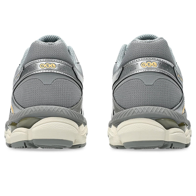 ASICS - Baskets Gel Cumulus 16 - Cream/Clay Grey