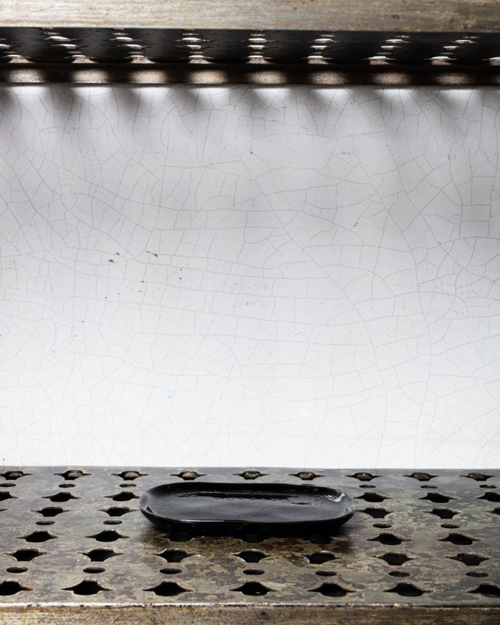 Merci x Serax - Stoneware flat plate n°3 - Ink Black