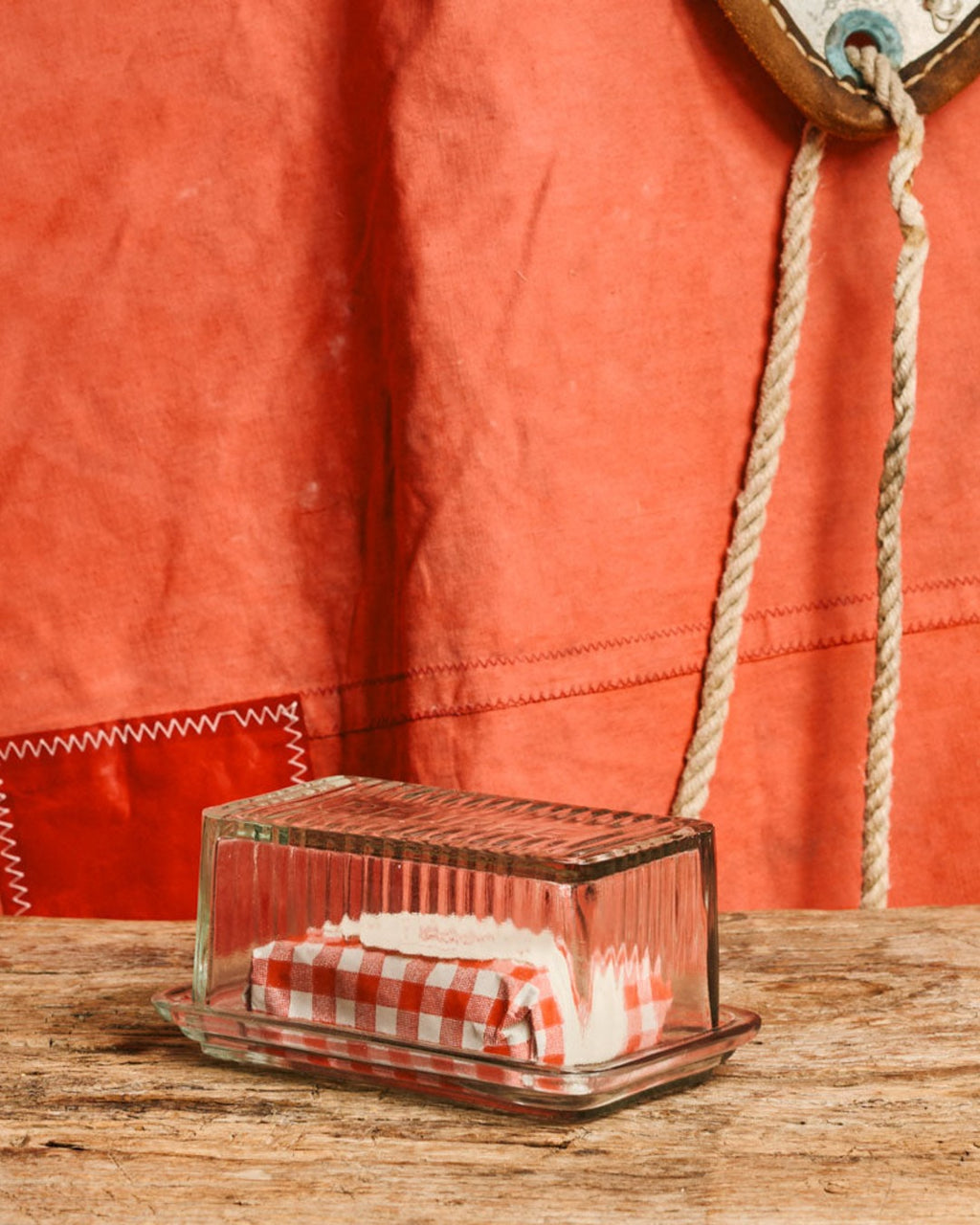 Bazar De Luxe - Glass butter dish