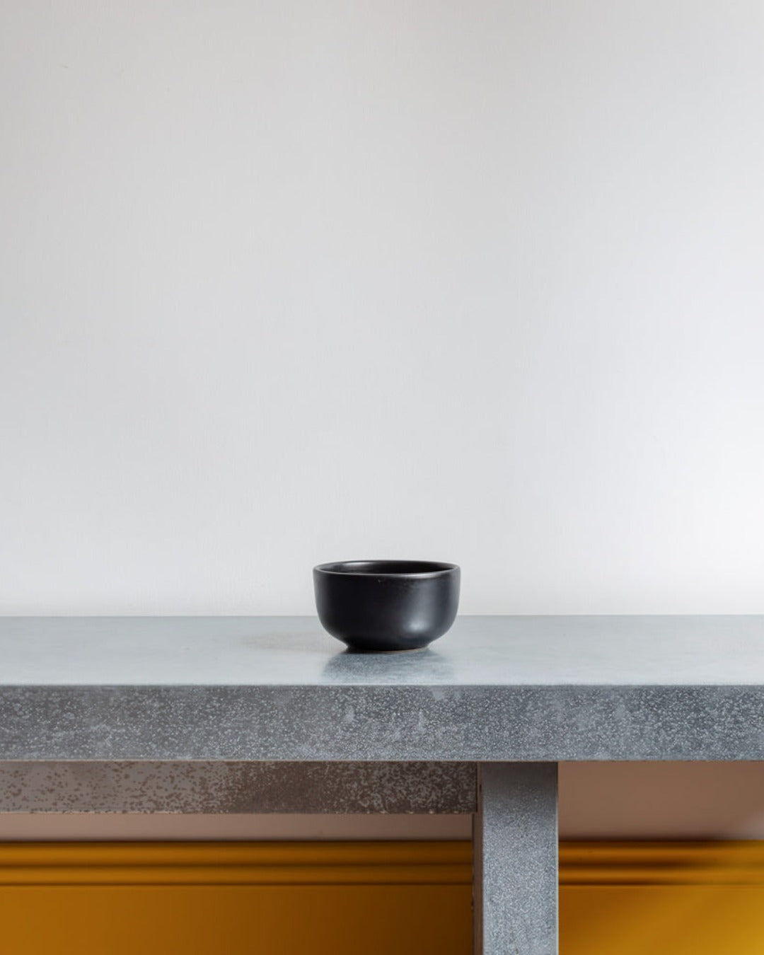 Merci - Fine stoneware bowl - Liquorice