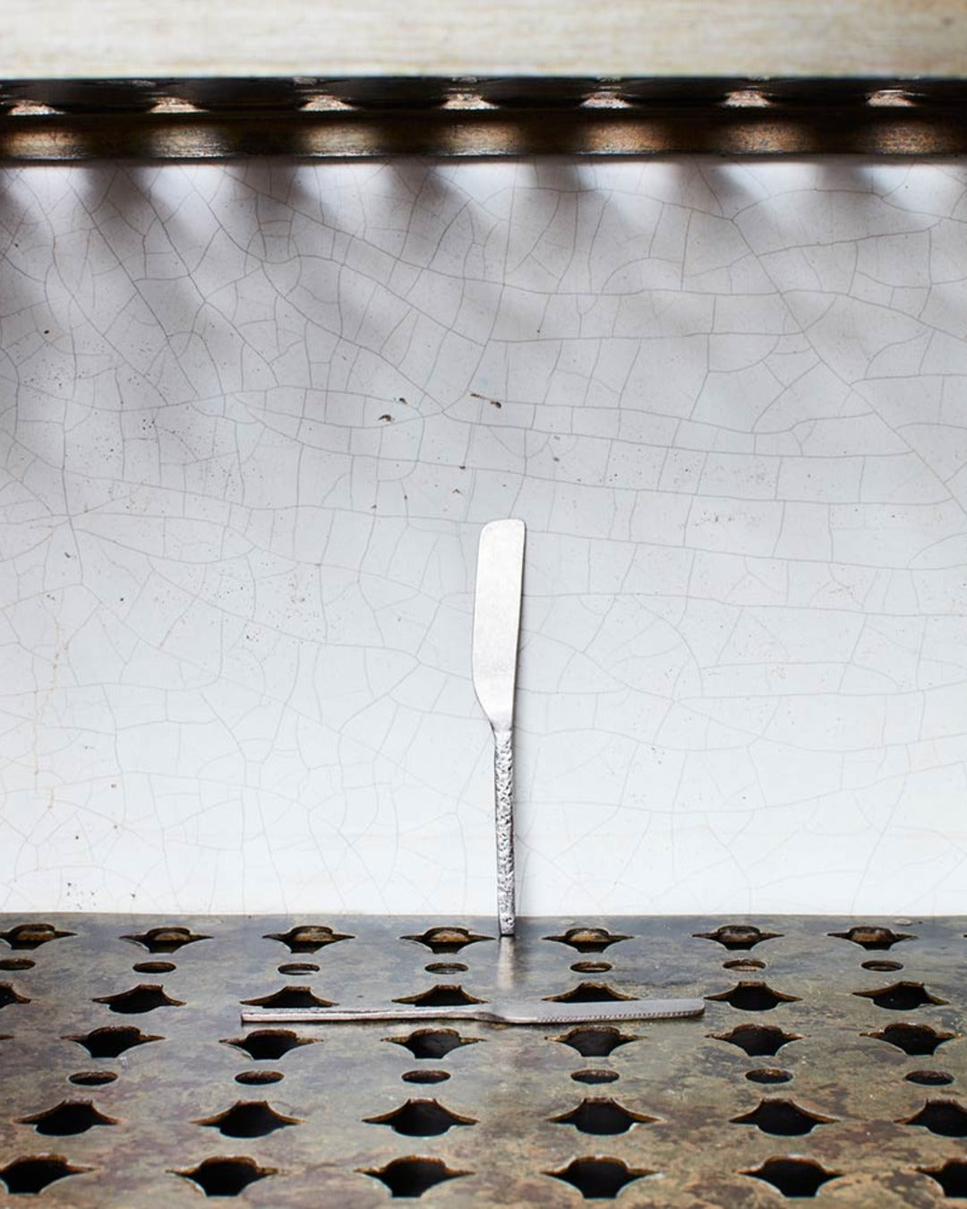 Serax - Hammered metal knife - Stonewash - La Nouvelle Table