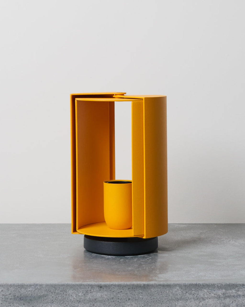 Nemo Lighting - Lampe À Poser Pivotante - Jaune