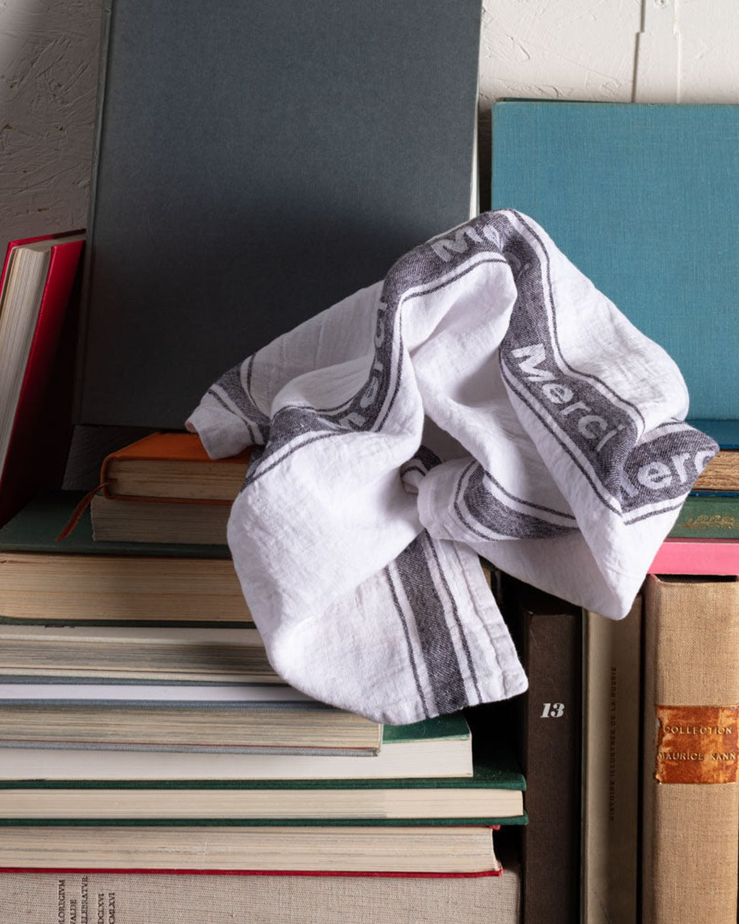 Merci - Washed linen tea towel - White and black