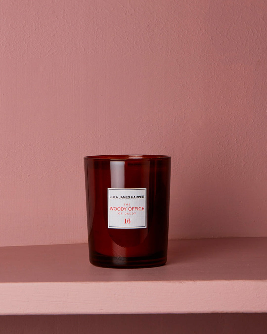 Lola James Harper - Woody Office Candle 190 g