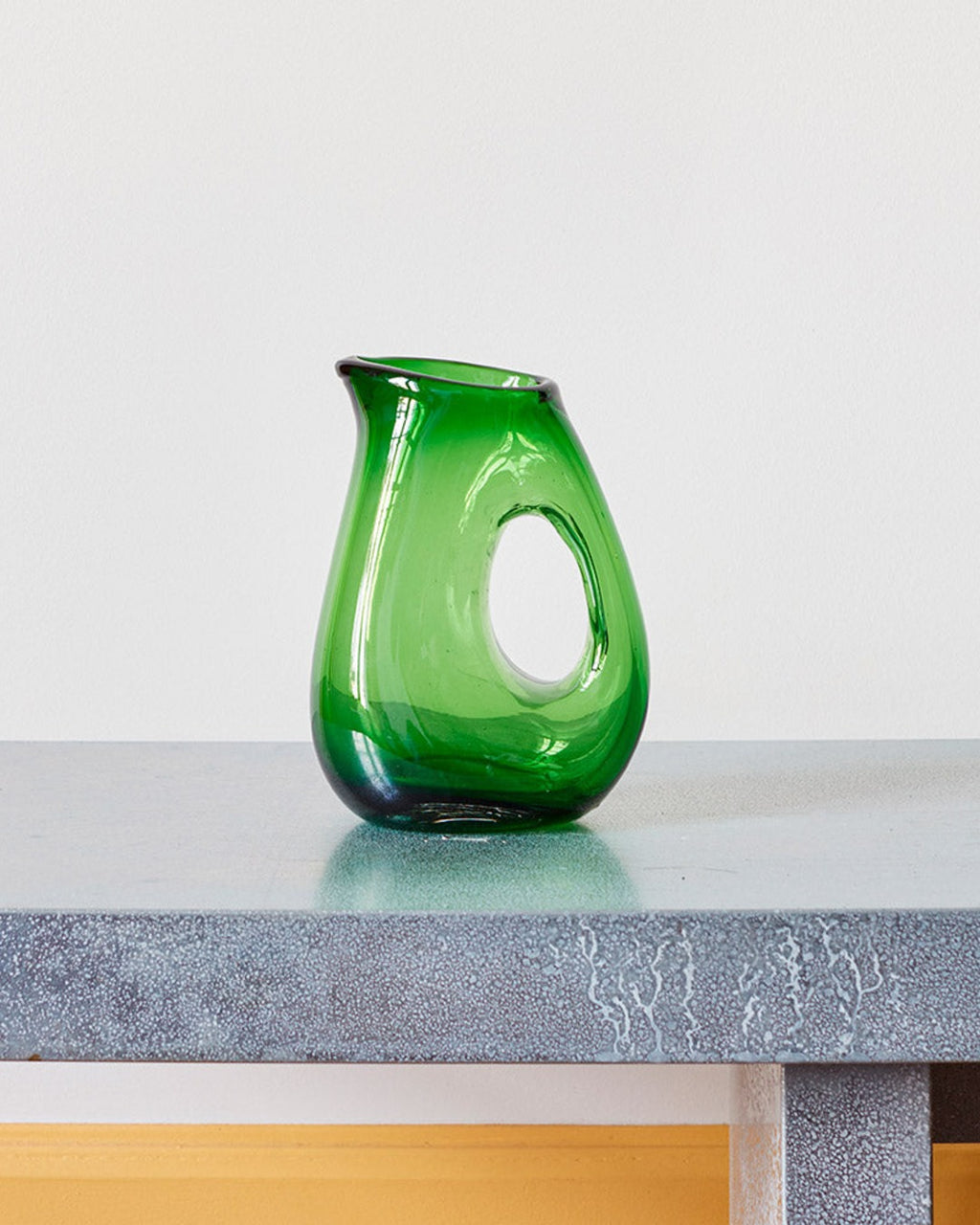Polspotten - Jug With Hole - Jug - Green - L12 x W17 x H22 cm
