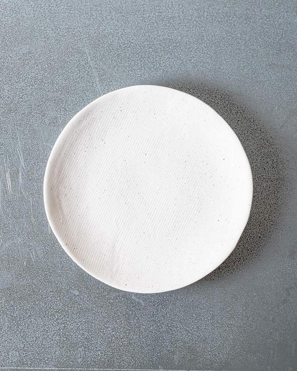 Mos - Stoneware dinner plate - Cream