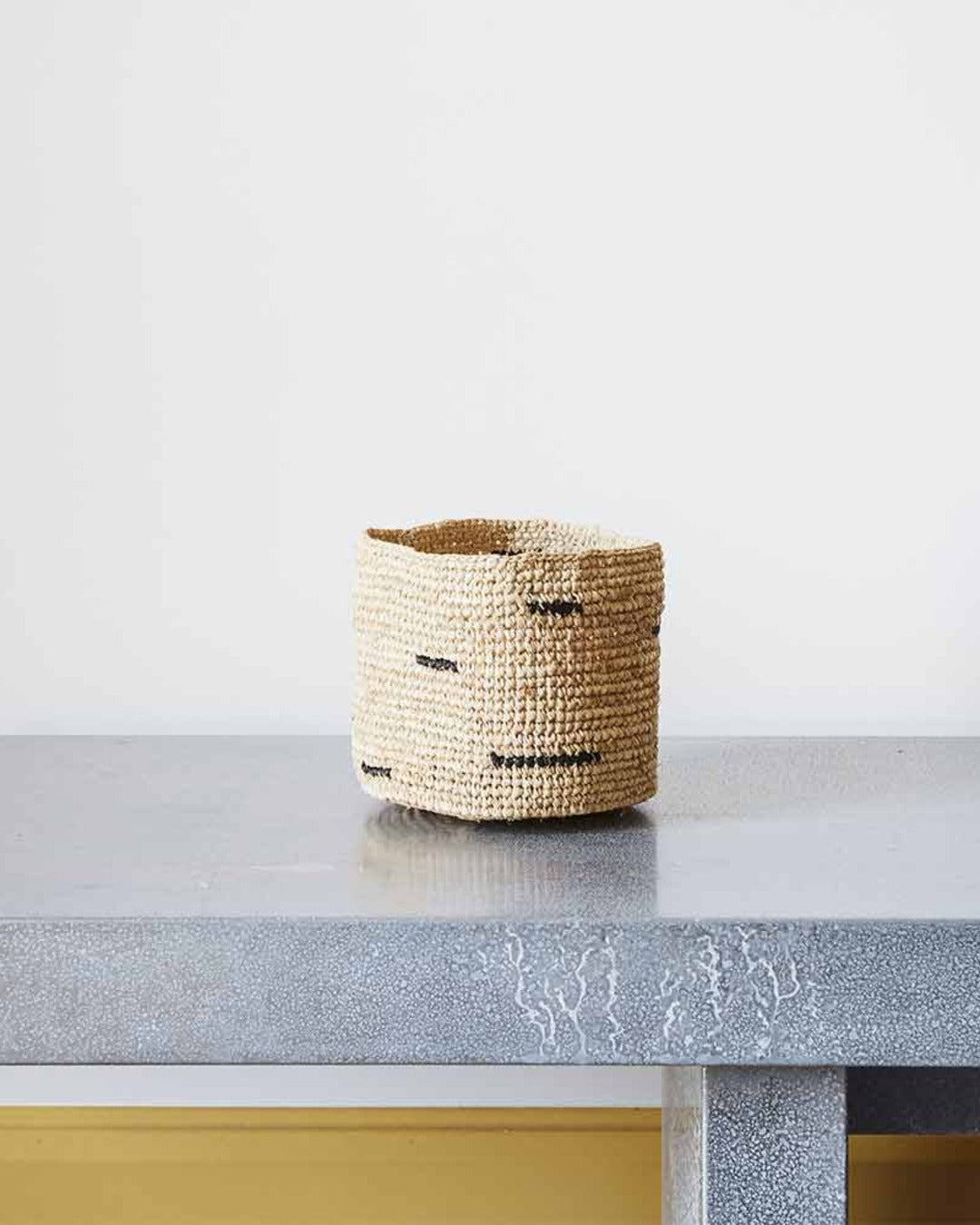 Domoina - Panier En Raphia Traits Noirs