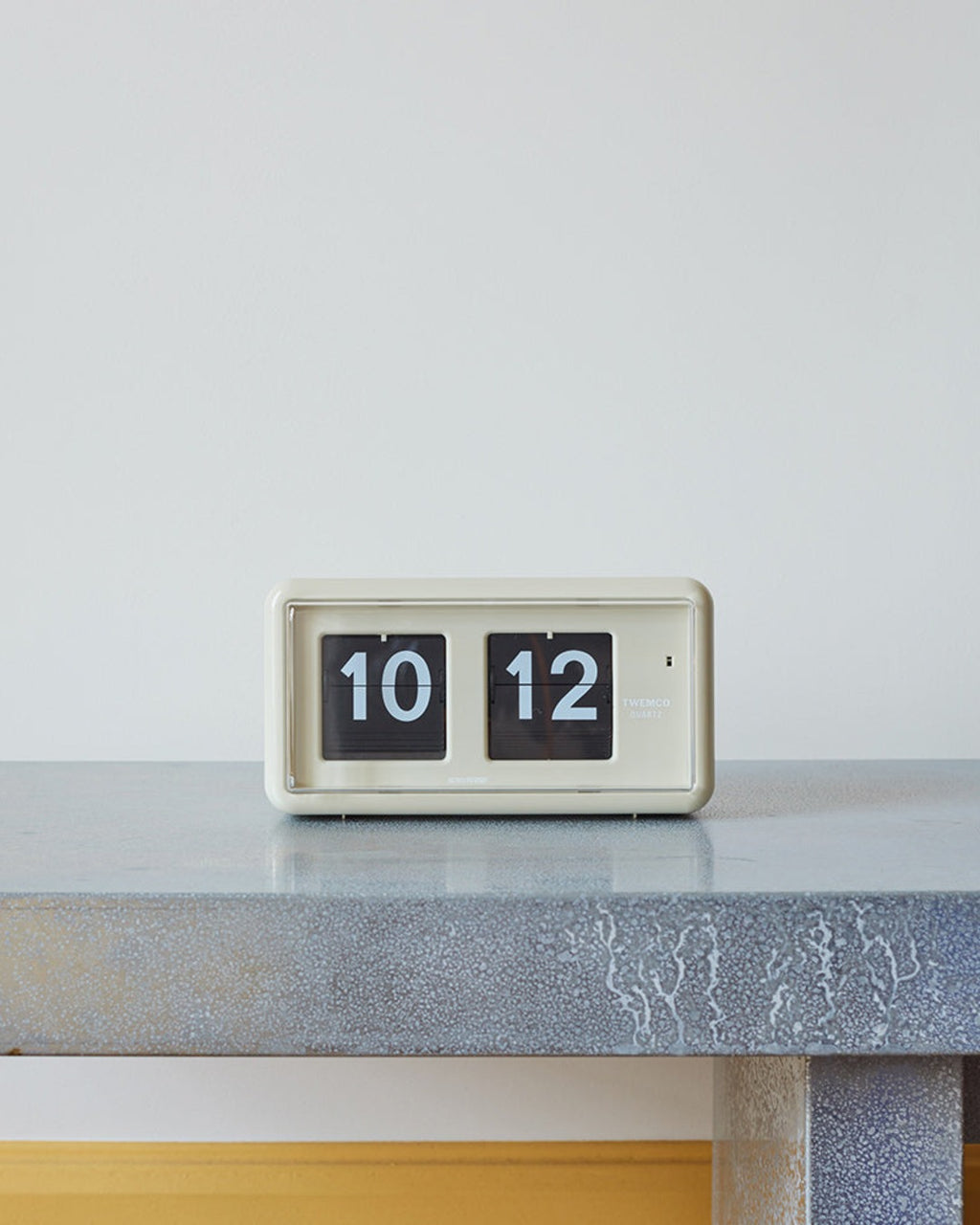Twemco - Clock QT 30 - Beige