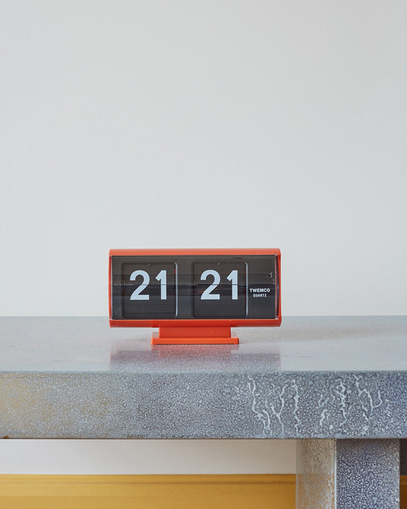 Twemco - Horloge QT 30 - Orange – Merci Paris
