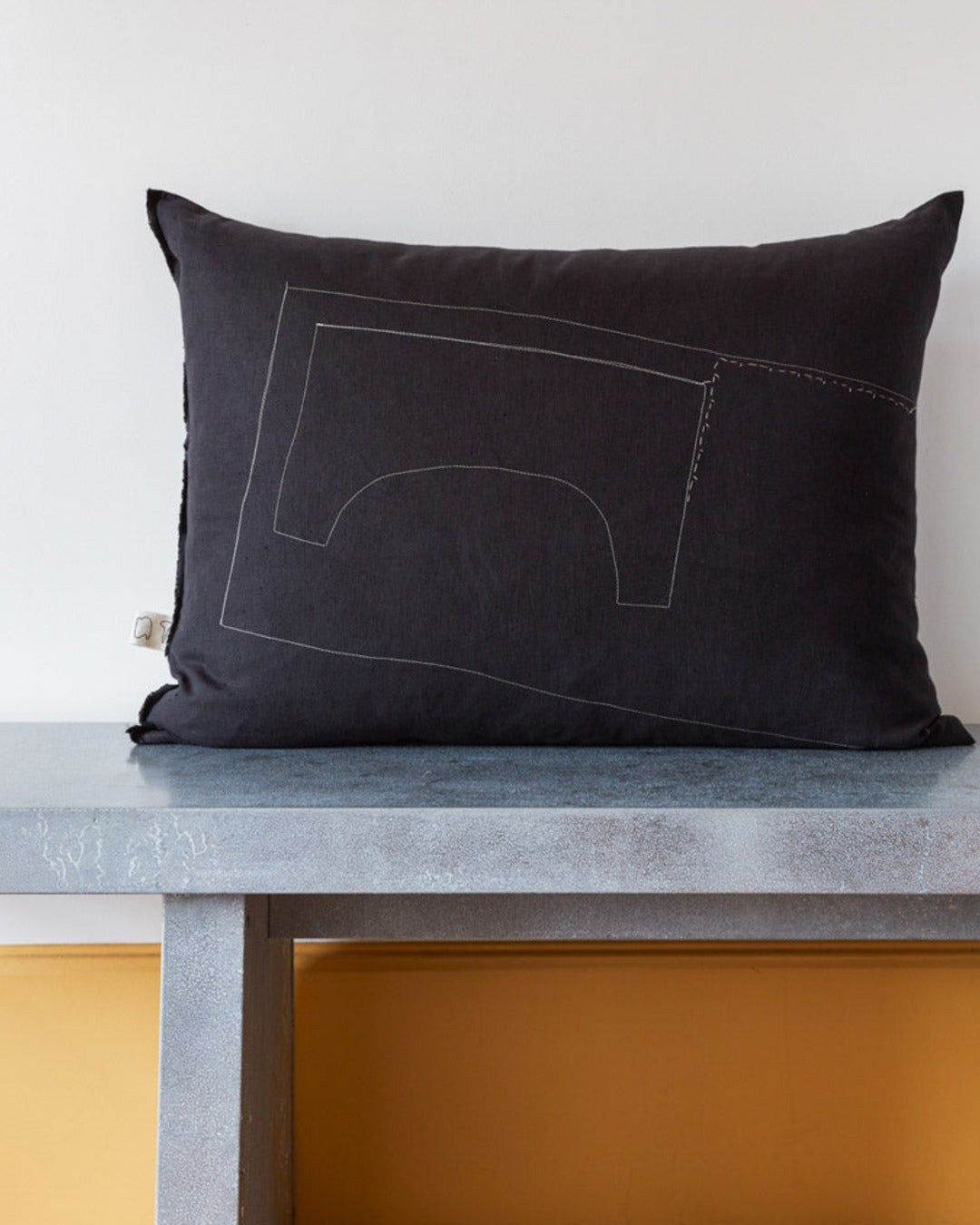 Fant Projects - Friend cushion - Black