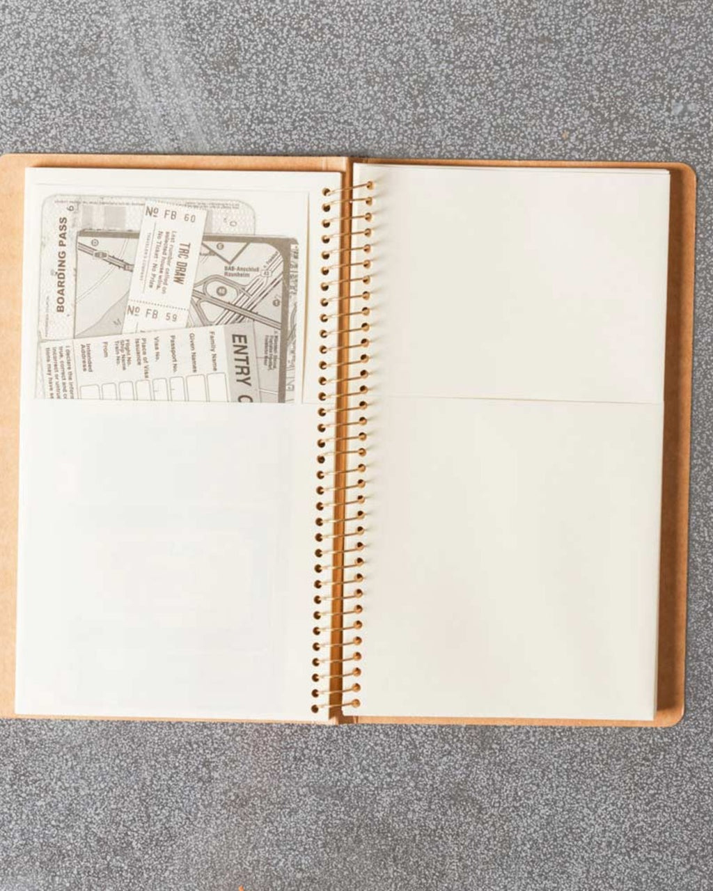 Designphil - Kraft Kangourou notebook with pockets