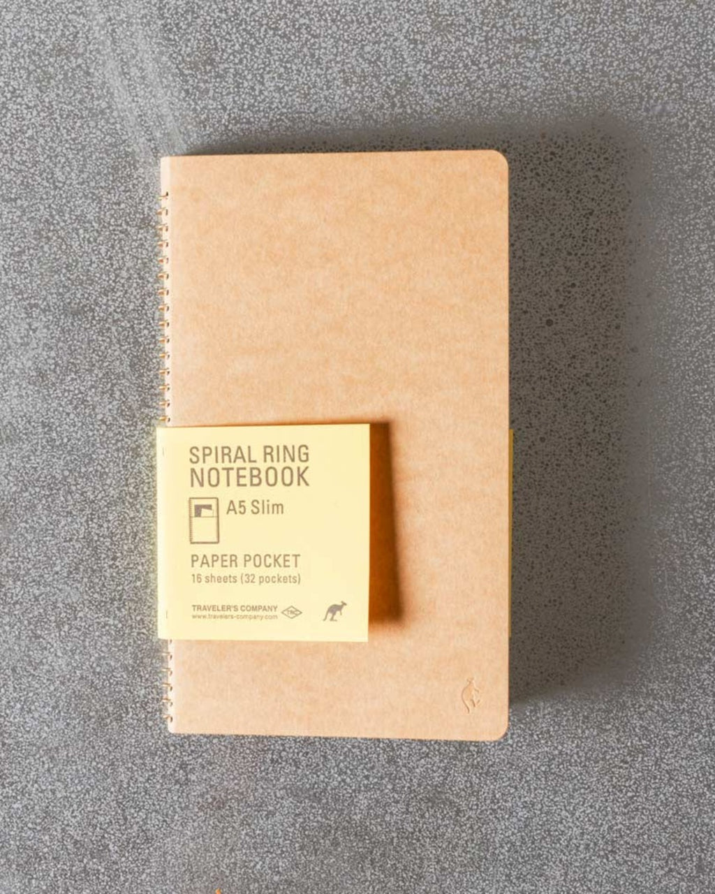 Designphil - Kraft Kangourou notebook with pockets