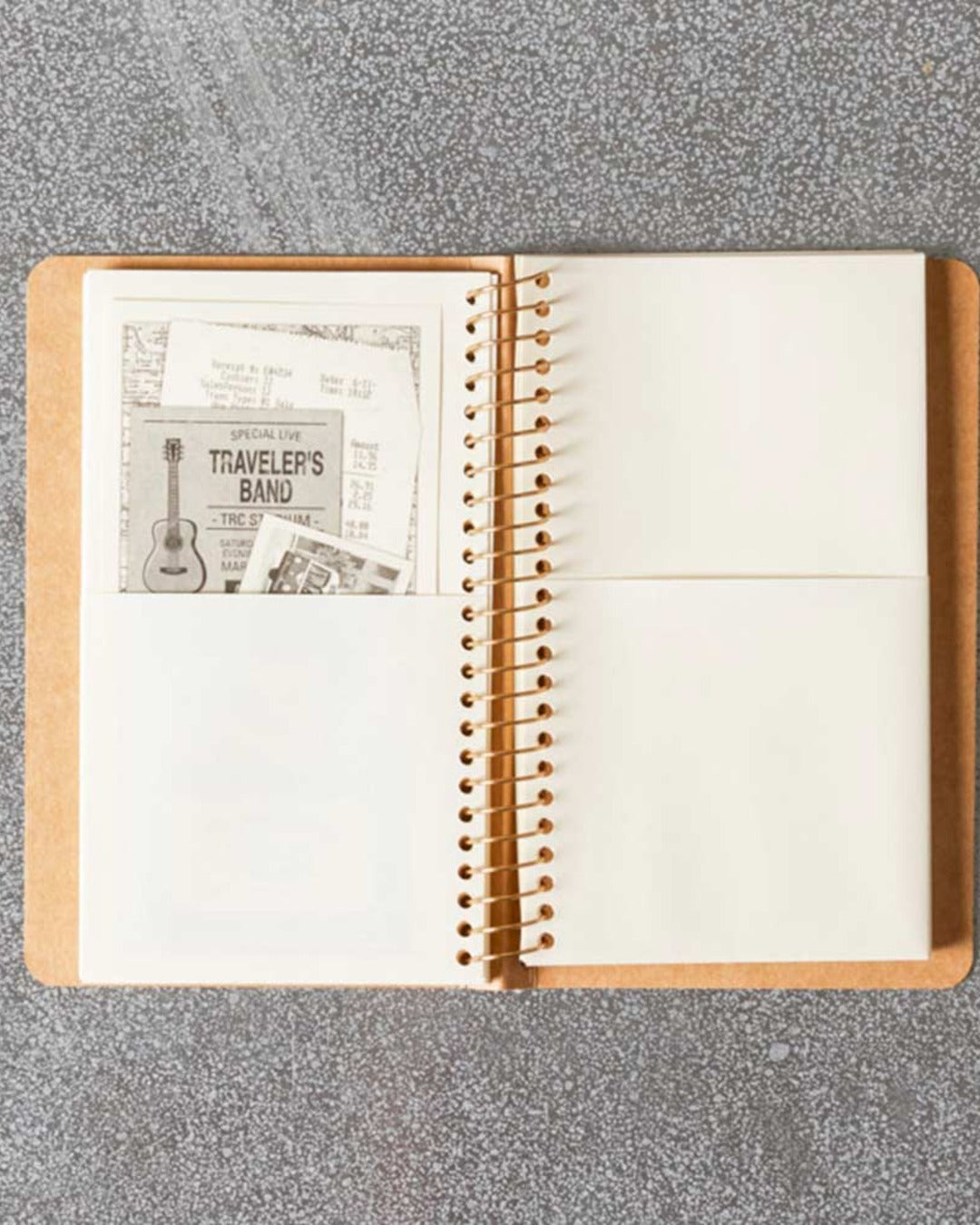 Designphil - Kraft Kangourou notebook with pockets