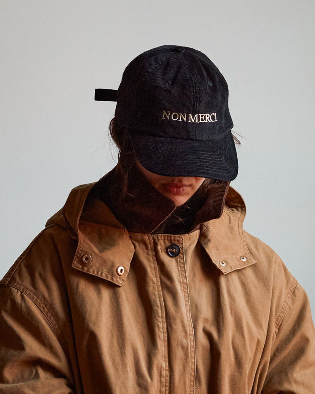 Merci - embroidered cap Non - Black corduroy