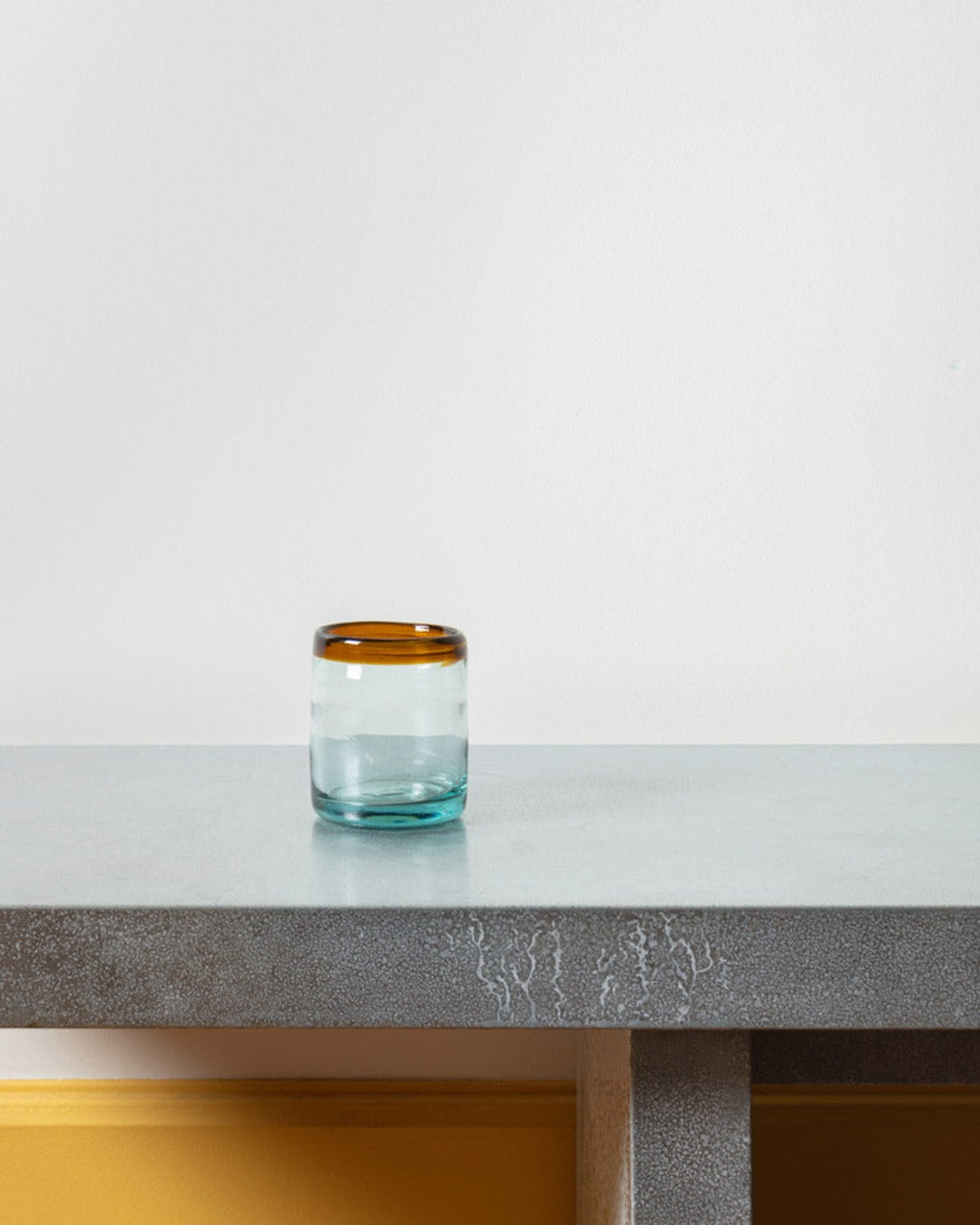 Indigena - Transparent glass with amber line