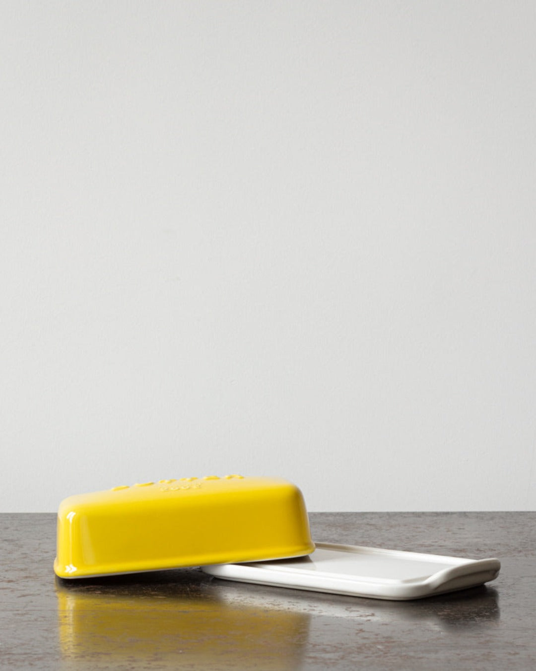 Studio M - Round butter dish - Yellow
